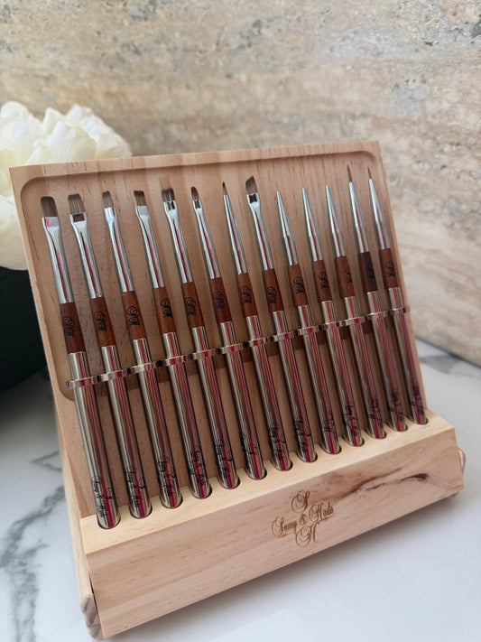 Set Luxury Nail Brush with Metal
Handle Wooden 13 piezas